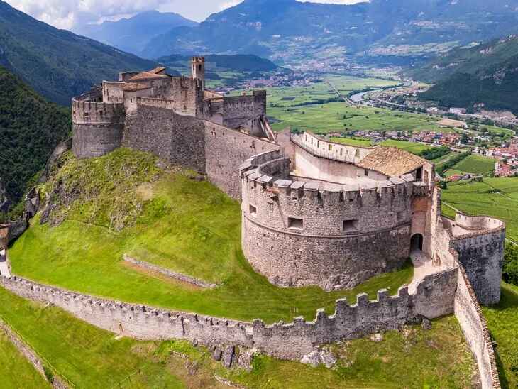 CASTEL BESENO (TN) 2 CASTEL-BESENO-BESENELLO-01 (1)